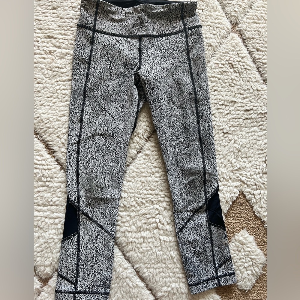 Black and White Speckled Lululemon crops Size 4